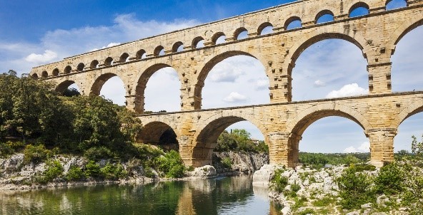 Obr. 1 &#8211; Římský akvadukt Pont du Gard - Provence