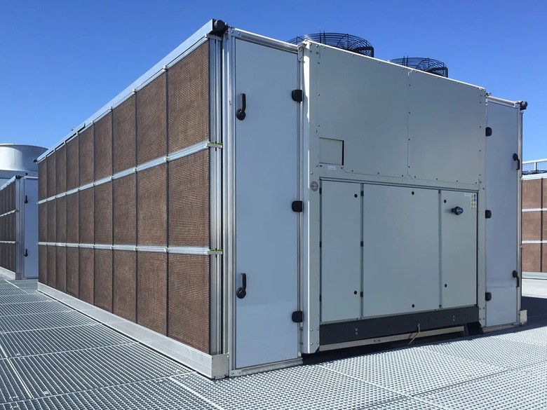 Instalace systmu PreCooll pro datov centrum v Amsterdamu