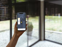 Energetický restart: Dynamické stínění jako základní pilíř pasivního chlazení moderních budov