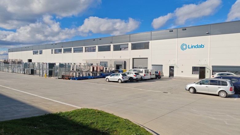 Nová pobočka Lindab v Tuchoměřicích: moderní zázemí, showroom i tréninkové centrum