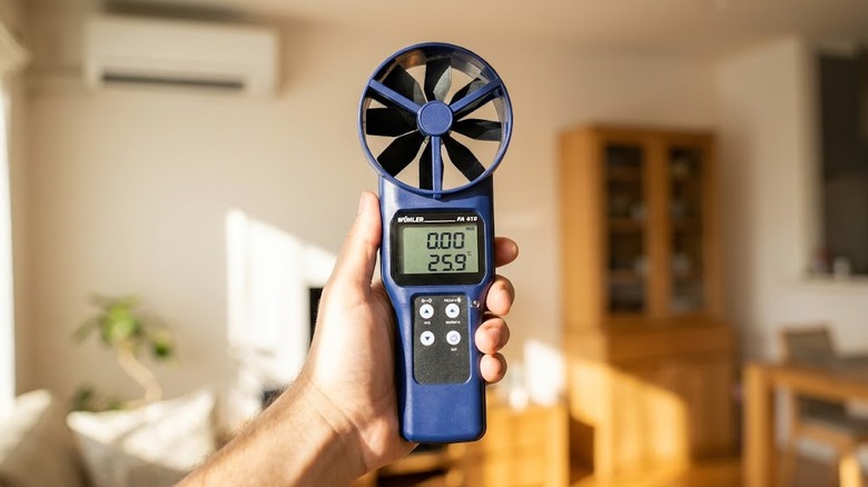 Vrtulkový anemometr Wöhler FA 410: Přesné a rychlé měření VZT